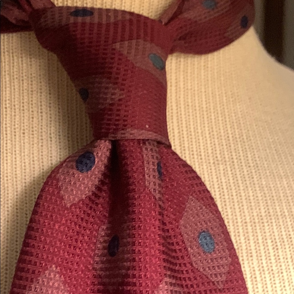 KRIZIA UOMO ABSTRACT GEOMETRIC MODERNIST TEXTURED SILK NECKTIE.